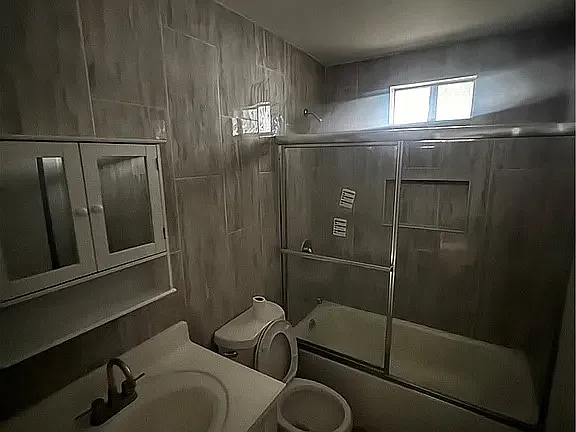 2 bed, 750 sqft, $2,640 — Photo 3