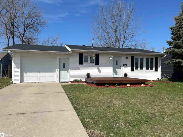 402 N 14th Ave, Marshalltown, IA 50158