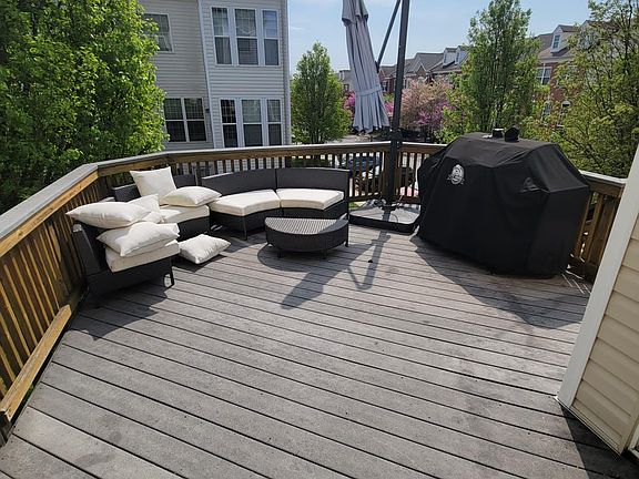 4th image of 8868 Hibiscus Ct
