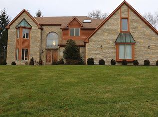 566 Laurel Ridge Dr, Columbus, OH 43230