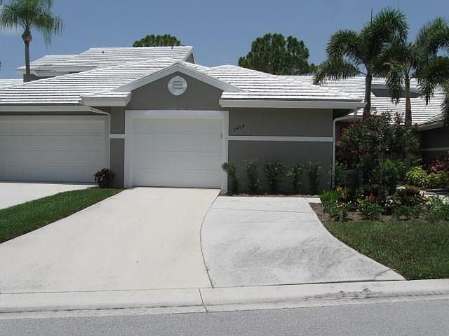 1st image of 2404 SW Foxpoint Trl