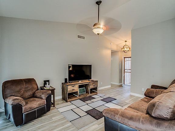 5th image of 6621 S Oakmont Dr