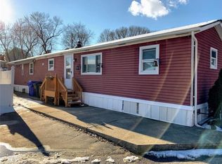 39 Stephanie Dr, Pawtucket, RI 02860