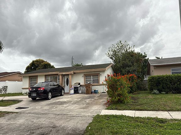 2nd image of 1421 SW 5th Ter