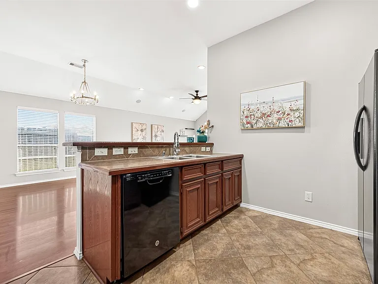 7116 Granger Ridge Ln — Photo 7