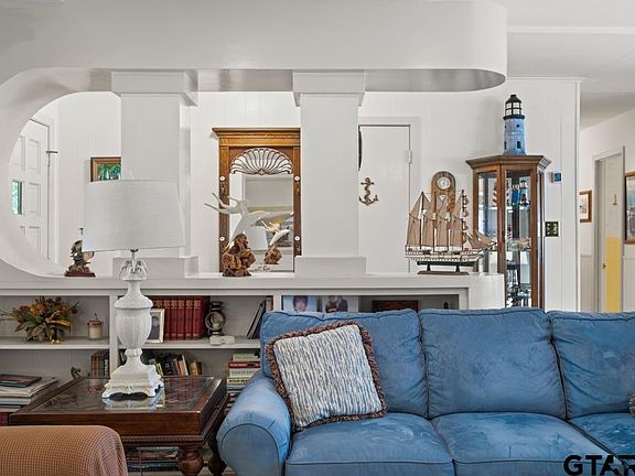 4th image of 20673 Post Oak Dr