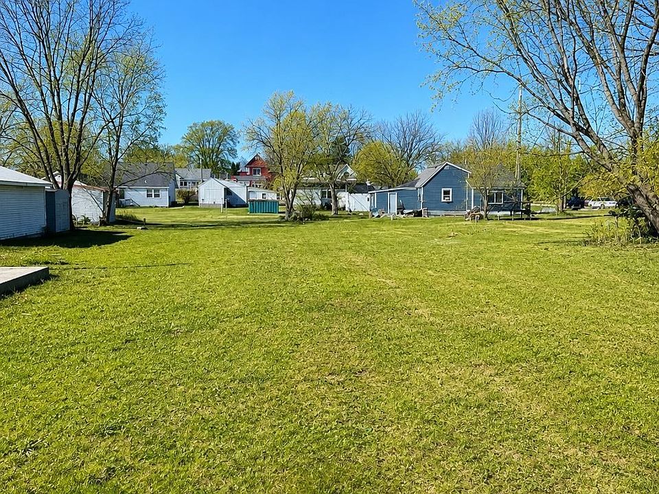1st image of 723 Deckor St