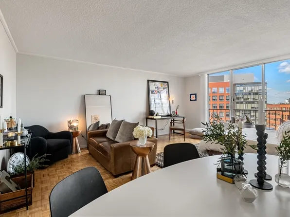 44 Washington St APT 915, Brookline, MA 02445