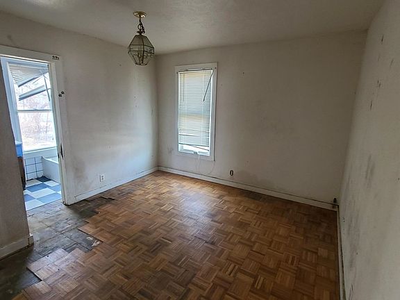 4th image of 928 Lincoln Ave