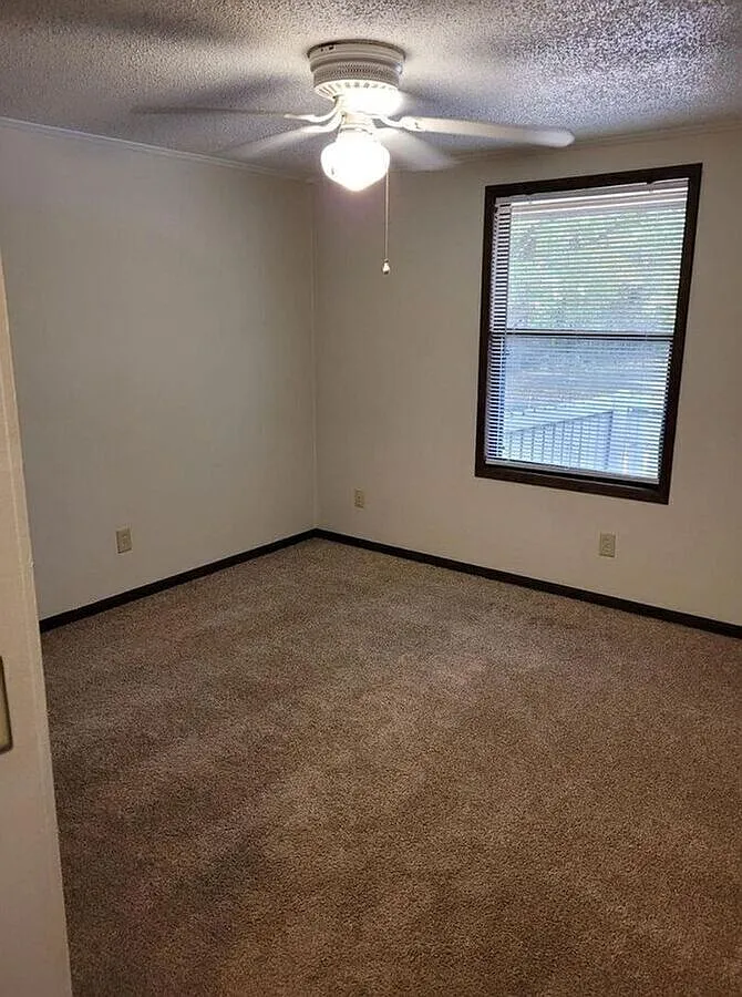 First full month rent free! Enjoy a peaceful setting, 1BR/1BA — Photo 4