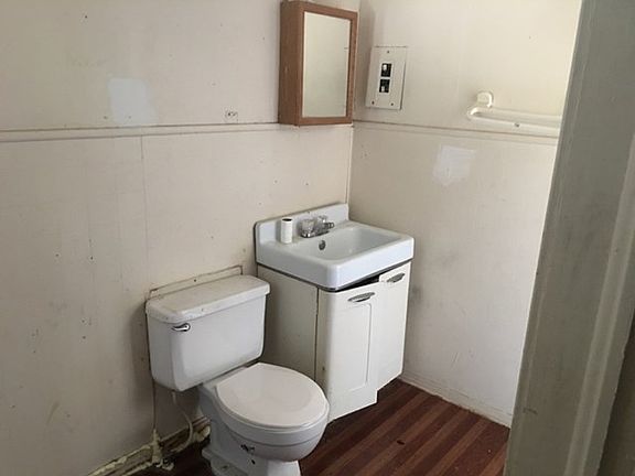 4th image of 1512 N Magdalen St