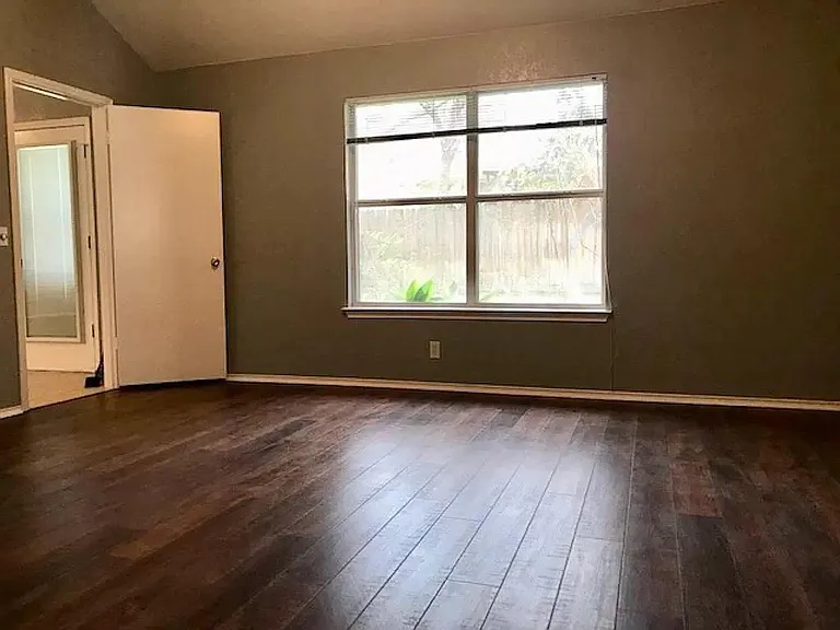 16816 Sabertooth Dr — Photo 10