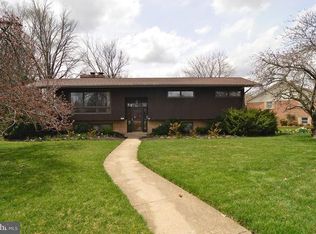 12 Wellington Blvd, Wyomissing, PA 19610