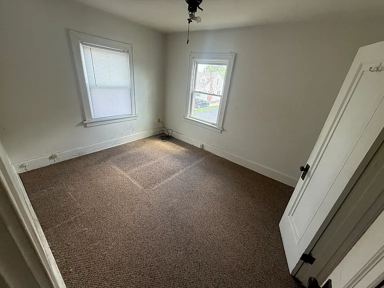 3825 Wayne Ave #4 — Photo 6