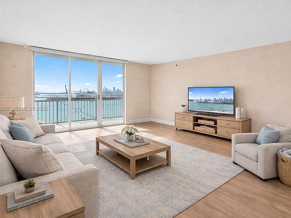 4th image of 90 Alton Rd APT 1810