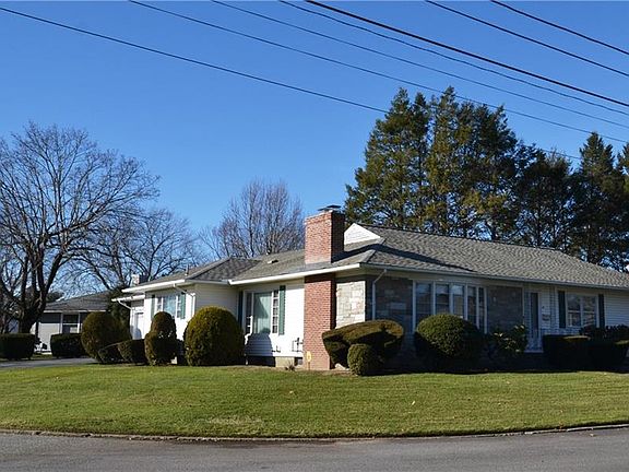 2nd image of 141 Bretton Woods Dr