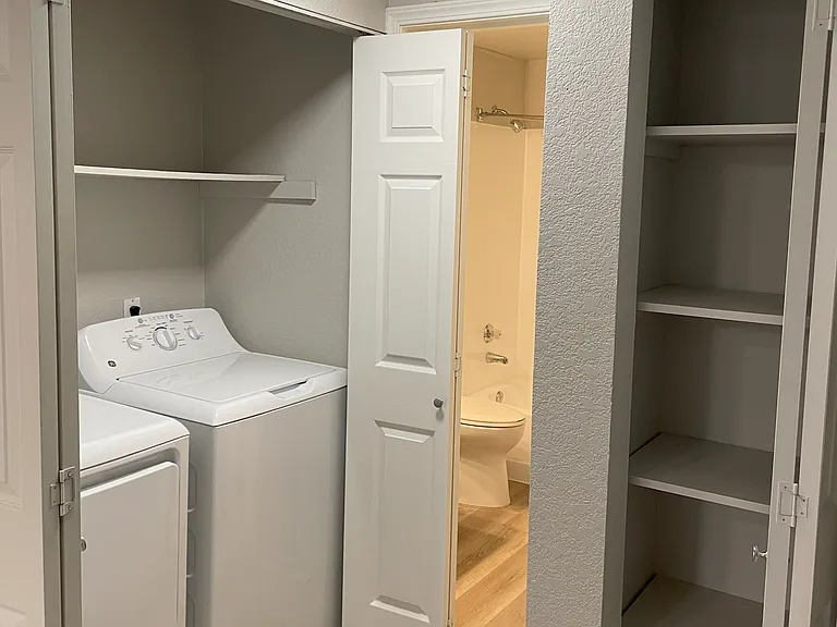 Redmond Park Apts — Photo 53