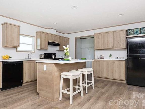 4th image of 3007 Michelle Dr