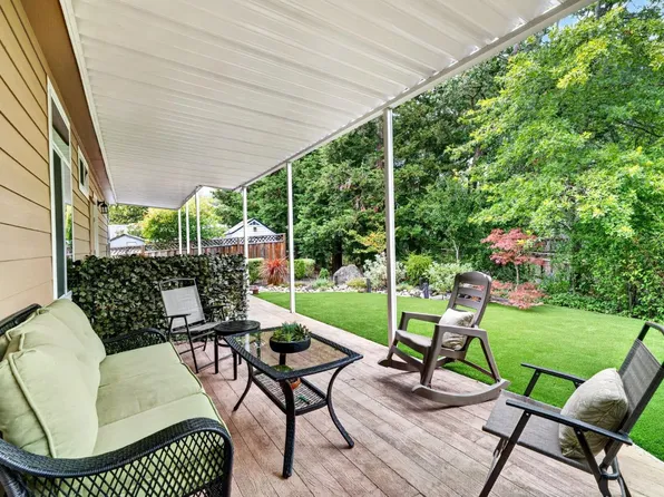 32 Springhill Court, Santa Rosa, CA 95409