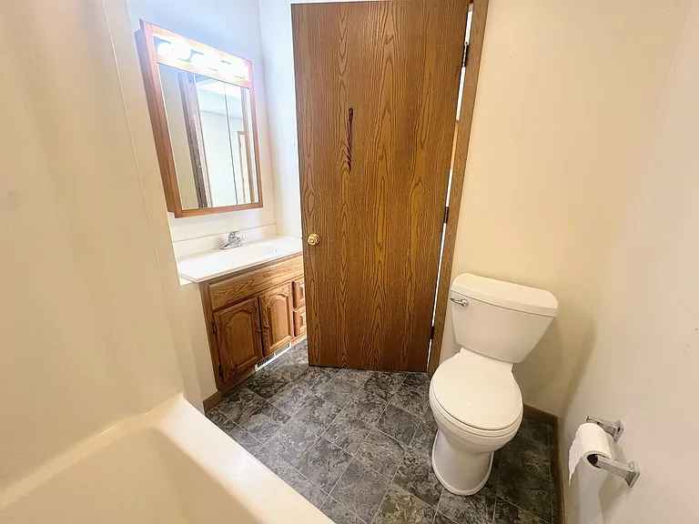 614 Chicago St — Photo 16