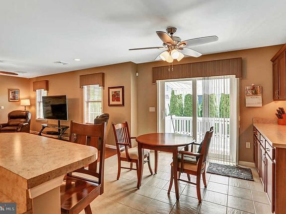 4th image of 6 Apple Blossom Ln