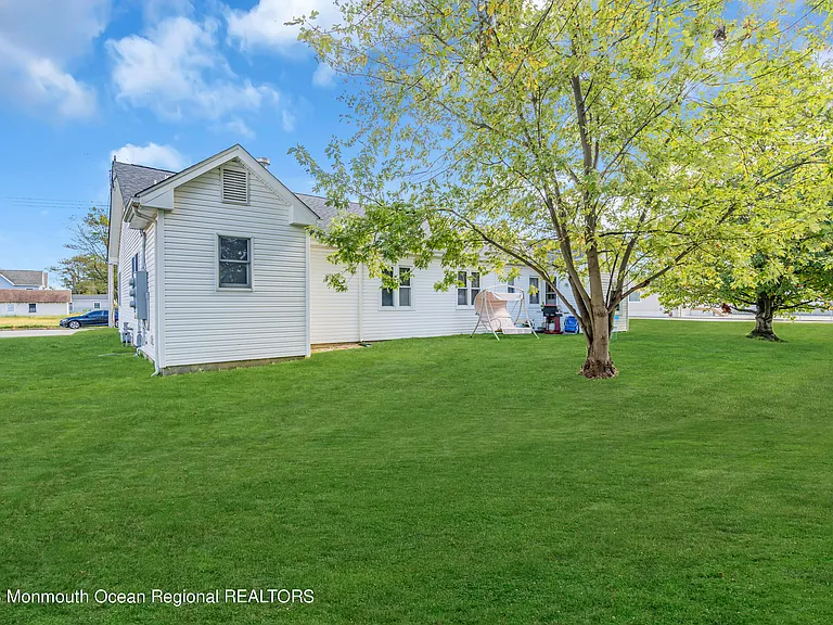 408 Newport Ave — Photo 29