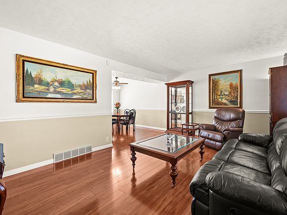 3rd image of 1650 E Nichole Cir