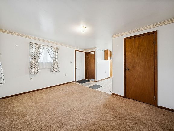 3rd image of 3 Sewickley Ave