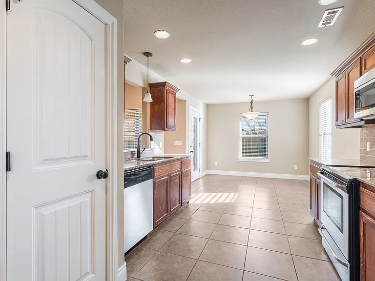 7587 Brooklyn Ave — Photo 4