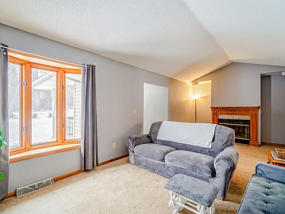 3rd image of 5160 Whipple Lake Rd