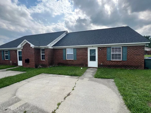 3204 Parkway Ct Unit A & B, Greenville, NC 27834