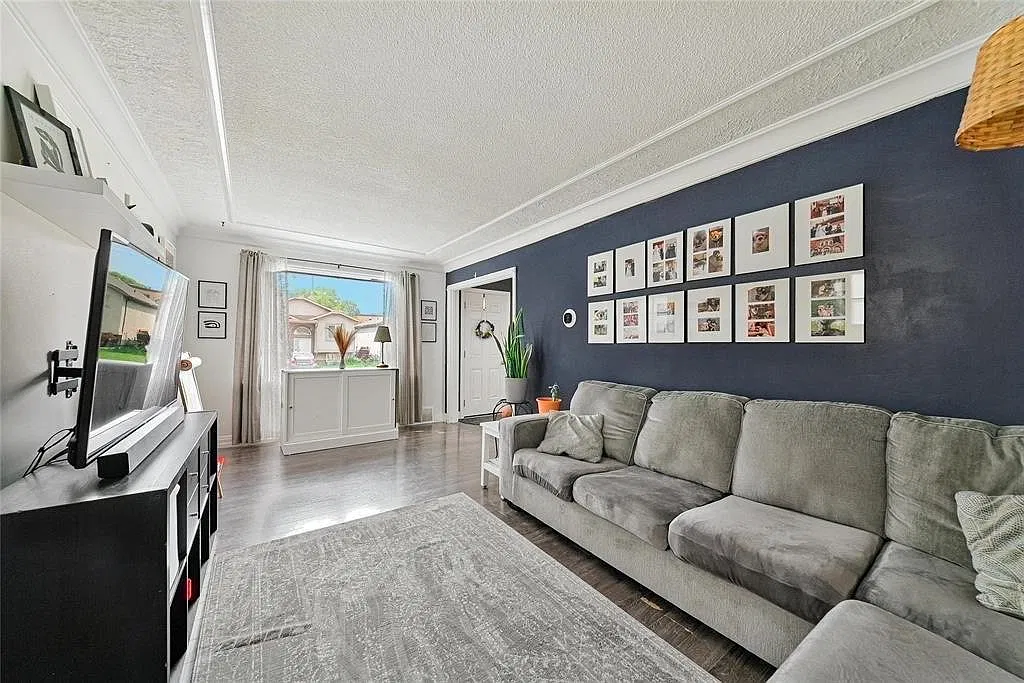 371 McKay Ave. — Photo 2