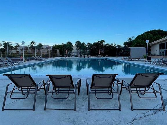 2nd image of 480 Executive Center Dr APT 4B