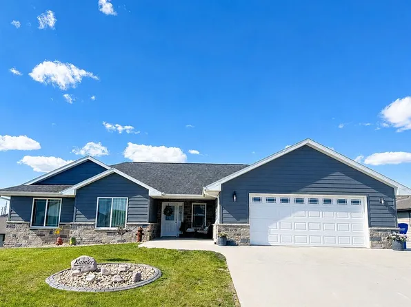 609 Pimlico Way, Epworth, IA 52045