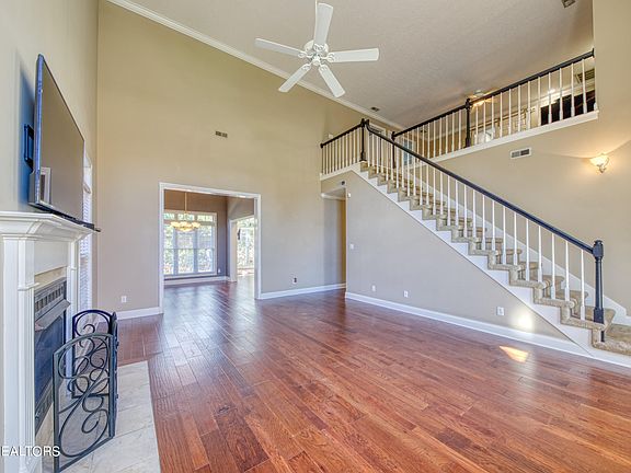 3rd image of 1017 Cragfont Way
