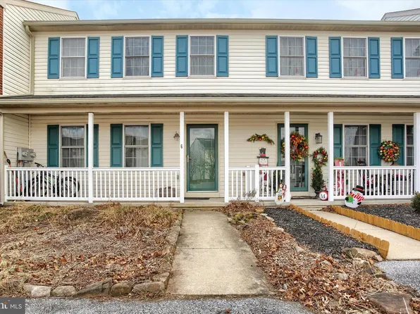 6 Claires Way, Fredericksburg, PA 17026