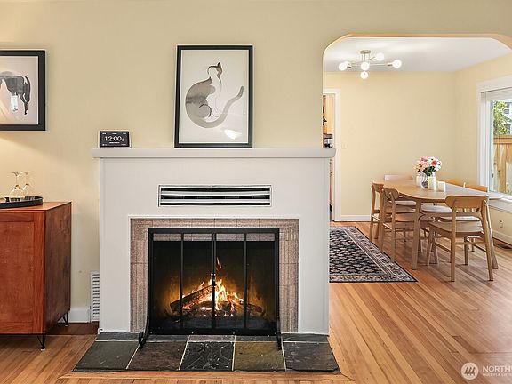 5th image of 240 Janet Ave N