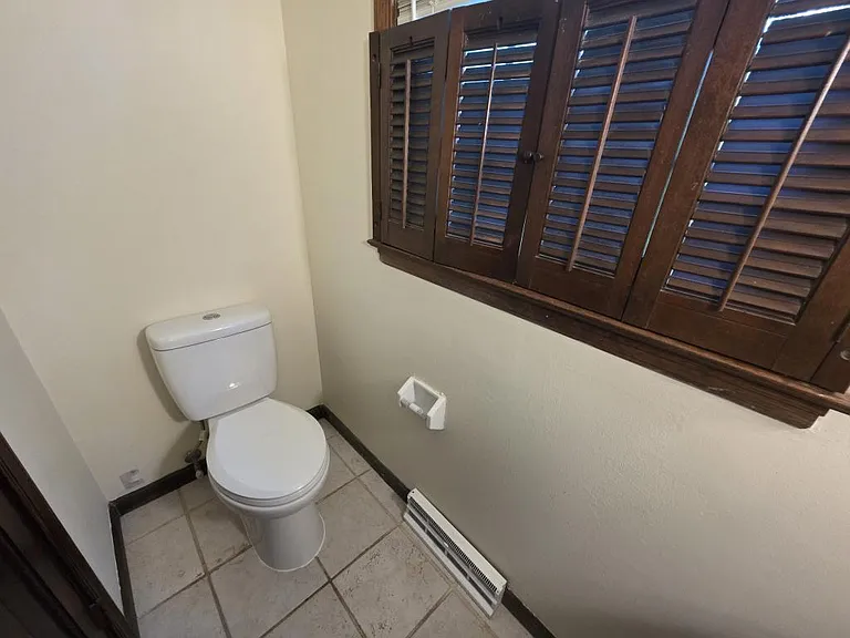 212 Stratford Dr — Photo 25