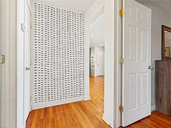 5th image of 764 Campbell Ave