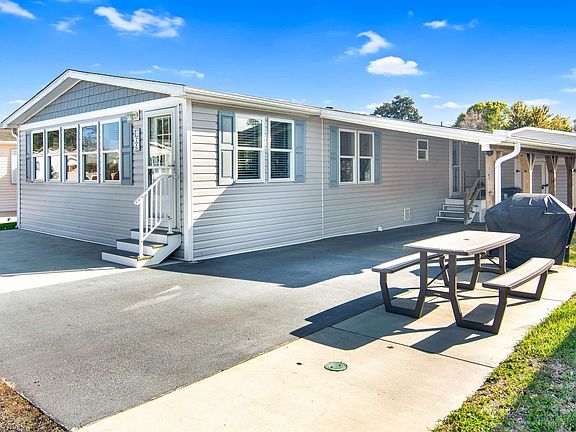 3rd image of 469 Sandpebble Dr.