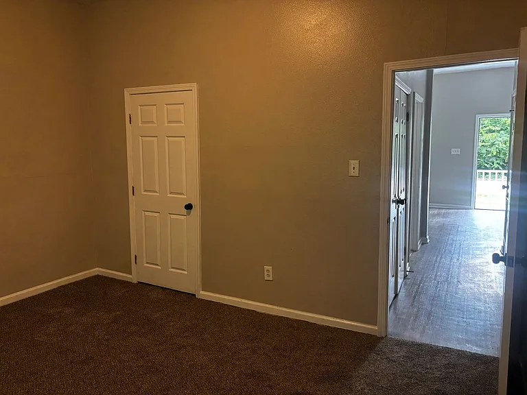 2281 Virginia St — Photo 14