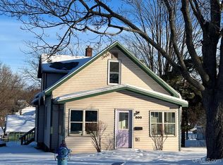 800 E D St, Iron Mountain, MI 49801