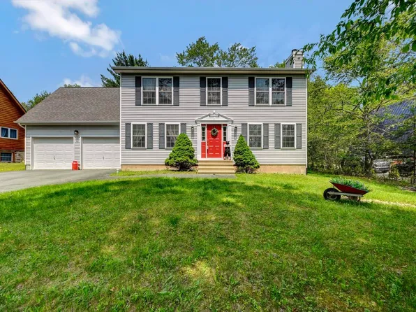 128 Embill Dr, Blakeslee, PA 18610