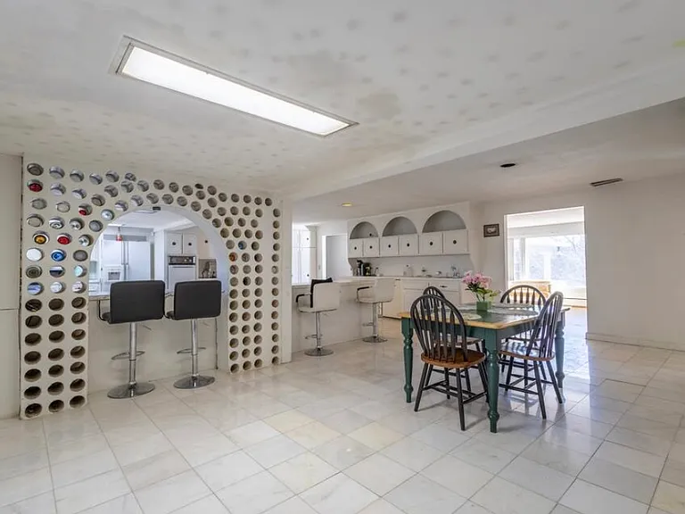85 Brownstone Rdg — Photo 1