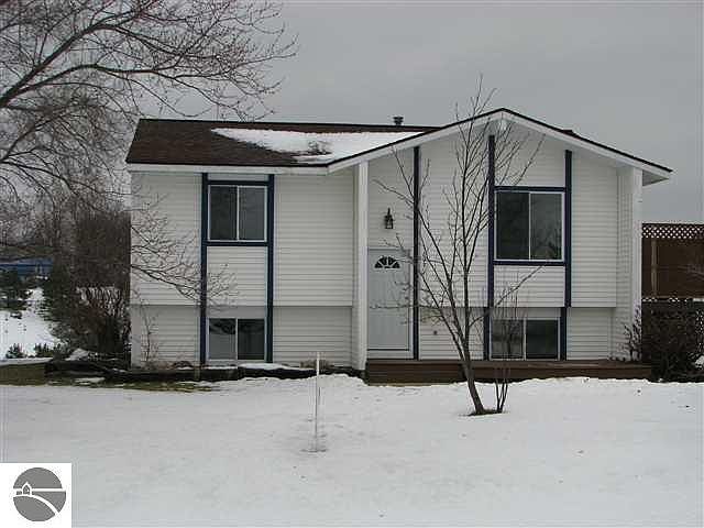 1st image of 1827 W Curry Dr