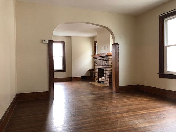 5th image of 138 Parkwood Ave