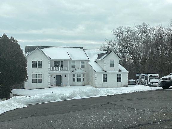 2nd image of 250 Franklin Ct