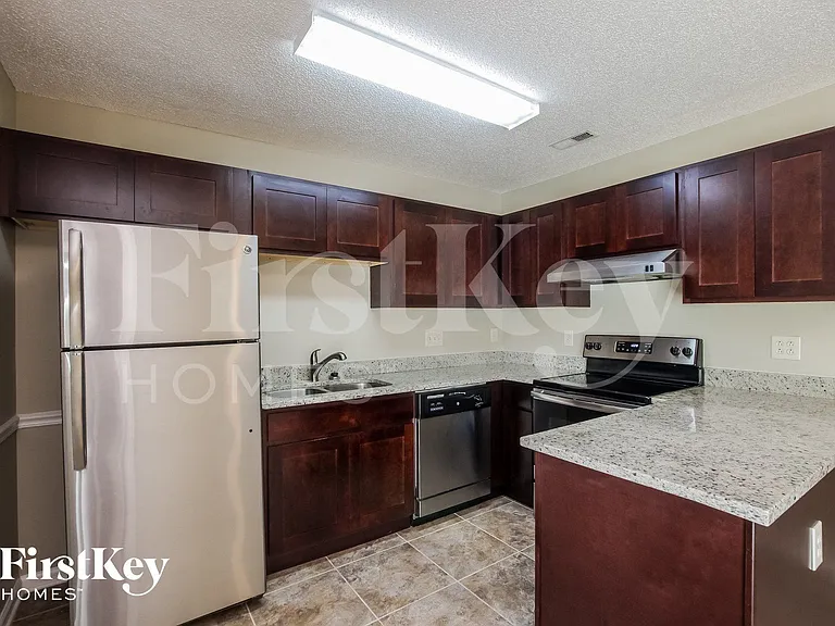 3204 Faircroft Way — Photo 7