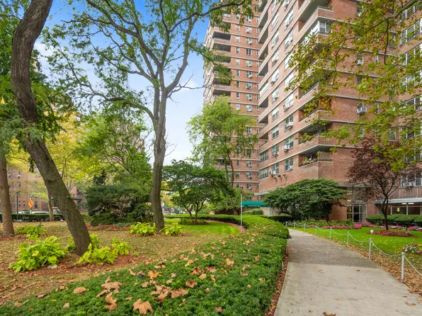 570 Grand Street image 7 of 7