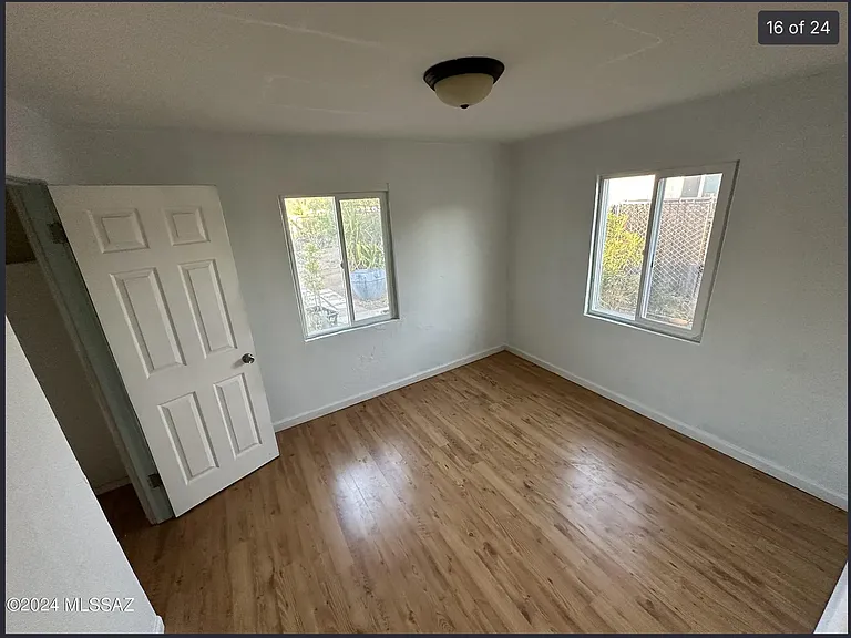 1025 S Van Buren Ave — Photo 7